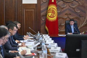 Премьер-министр Мухаммедкалый Абылгазиев: Из-за коронавируса отечественная экономика несет потери