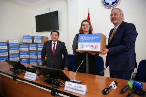 USAID передал Кыргызстану средства индивидуальной защиты от коронавируса