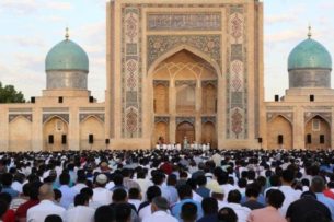 Премьер Узбекистана поручил снести или передать предпринимателям официально незарегистрированные мечети – источники