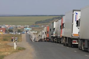 Министерство финансов Казахстана прокомментировало очереди большегрузных авто на границе с Кыргызстаном