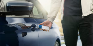 Смартфоны iPhone заменят ключ для автомобилей BMW