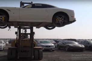 В Дубае нашли кладбище люксовых автомобилей (видео)