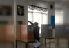 Из-за портрета президента Сыймык Жапыкеев устроил скандал на участке для голосования — СМИ
