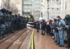 Акция в поддержку Алексея Навального: ОМОН с  дубинками, в силовиков летели снежки