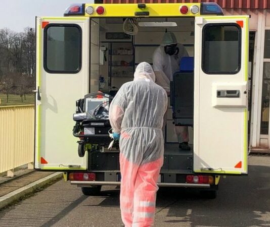 Дельта-штамм сдерживает мутацию коронавируса, его исчезновение опасно — биолог