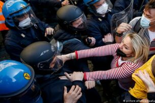 В Риме демонстранты вступили в схватку с полицией