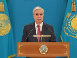 Президент Казахстана освободил от должностей состав своей администрации