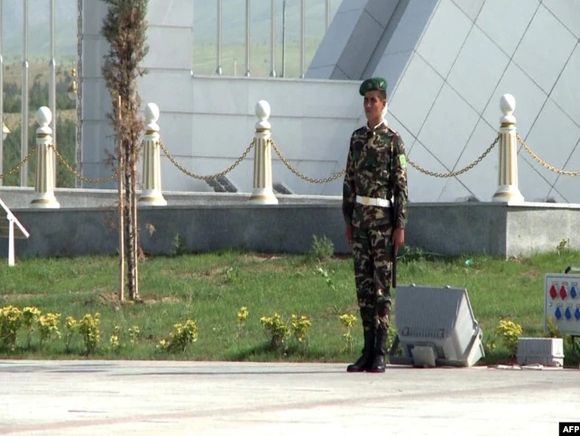 Туркменские реалии: в армию прямо из школы или 5700 долларов взятки за отсрочку