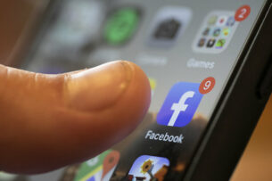 Facebook запретил российским государственным СМИ рекламу и монетизацию в соцсети
