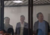 В Первомайском райсуде идет заседание по делу о кой-ташских событиях. В суд доставили Алмазбека Атамбаева, Фарида Ниязова и Равшана Джеенбекова