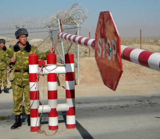Наблюдается стягивание к границе с Кыргызстана таджикской военной техники