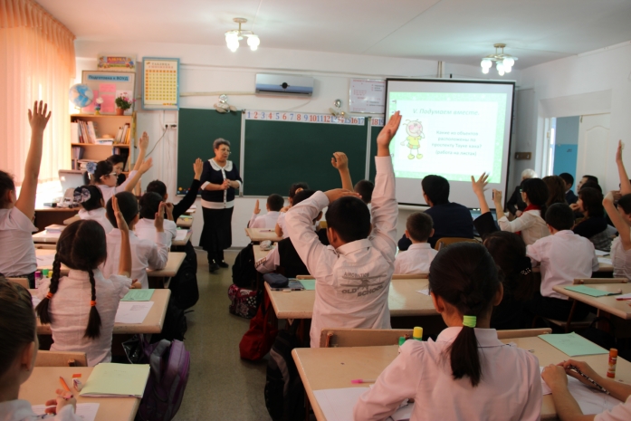 Учителя Казахстана не хотят сдавать экзамены на компетентность