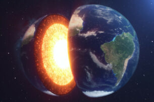 Это происходит сейчас: ученые предполагают остановку ядра Земли. Чем это грозит?