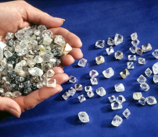 Ученые вырастили алмазы всего за 150 минут