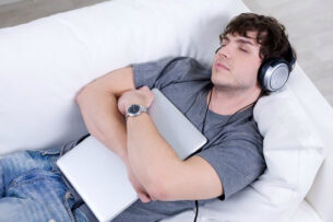Музыка снижает усталость мозга так же, как короткая прогулка