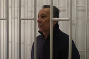 «Это открытое запугивание адресовано всей оппозиции»: Фарид Ниязов о нападении на Омурбека Текебаева