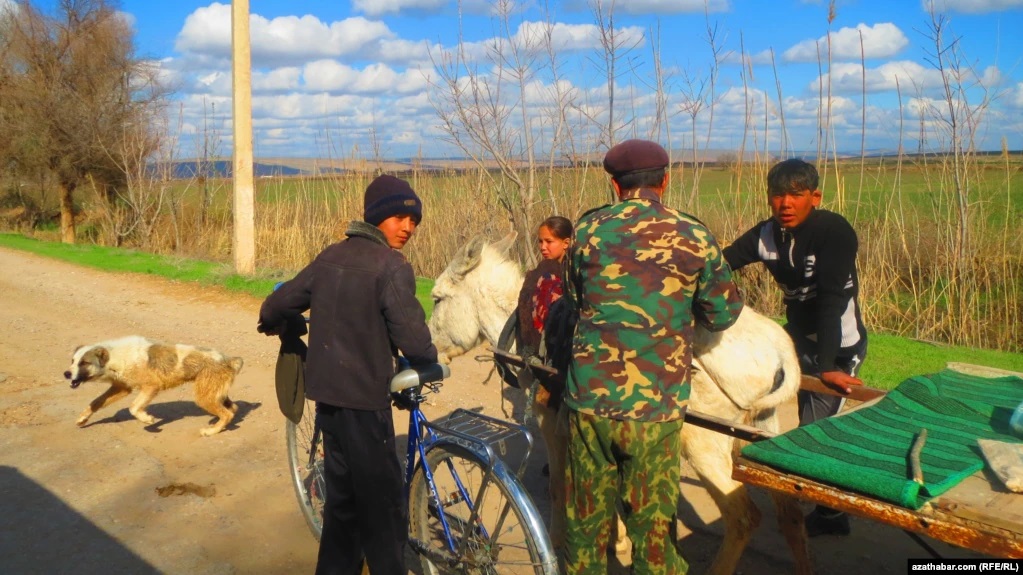 В Туркменистане растет количество обращений к властям в связи с ухудшением условий жизни