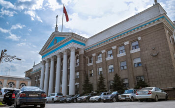 Мэрия Бишкека предлагает ввести ограничения для авто по госномерам для борьбы с пробками и сбор с иногородних машин