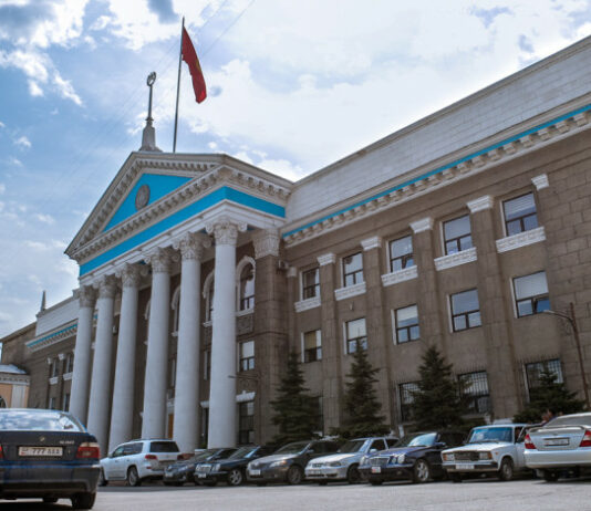 Мэрия Бишкека призывает «Яндекс» и другие компании к соблюдению правил эксплуатации СИМ и  ПДД