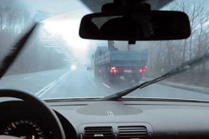Почему потеют стекла в авто: причины и способы устранения