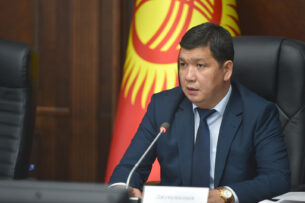 Мэру Бишкека предлагают временно передать право утверждать бюджет города и тарифы на комуслуги