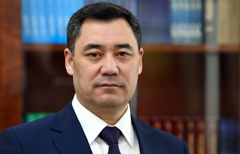 Садыр Жапаров подзравил кыргызстанцев с Днем Конституции