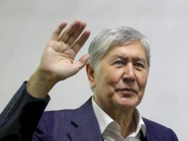 Жители Баткенской области просят Садыра Жапарова освободить Алмазбека Атамбаева