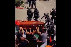 Израильская полиция атаковала скорбящих людей на похоронах журналистки «Аль-Джазиры»