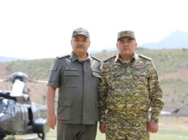 Главы спецслужб Кыргызстана и Узбекистана на вертолете облетели и осмотрели неописанный участок кыргызско-узбекской границы