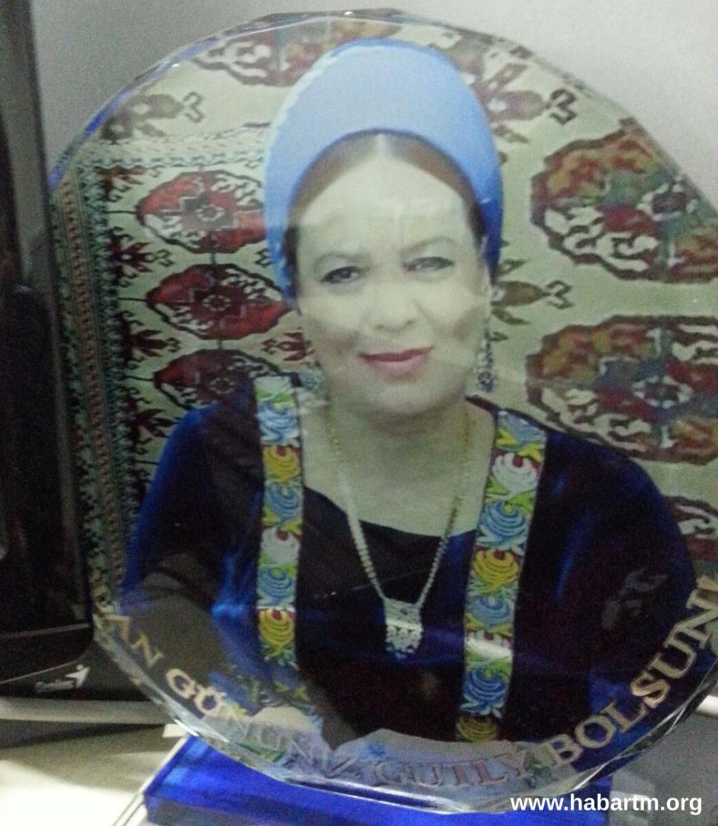 Сестра Гурбангулы Бердымухамедова ушла из Красного полумесяца Туркменистана. Решение принял новый президент