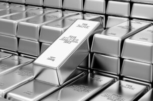 Крупнейший производитель серебра в России сообщил о скопившихся слитках