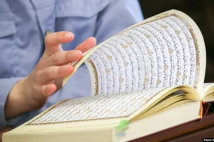 Таджикские таможенники отправили обратно в Афганистан тысячи экземпляров Корана