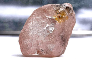 В Анголе нашли крупнейший за 300 лет розовый алмаз