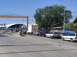 СМИ Казахстана рассказало, как на казахстанском бензине зарабатывают кыргызстанцы