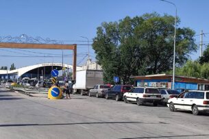 СМИ Казахстана рассказало, как на казахстанском бензине зарабатывают кыргызстанцы
