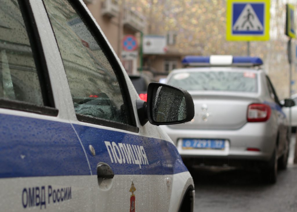 В Петербурге задержали кыргызстанцев после нападения с топором на владельца Hyundai