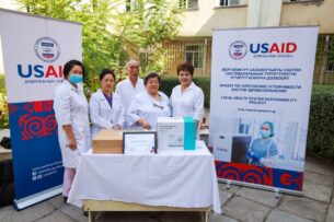 USAID предоставил Кыргызстану медоборудование на 15 млн сомов