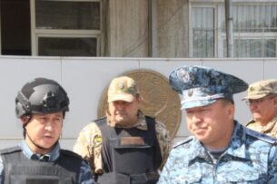 Конфликт на границе: Замглавы МВД Кыргызстана находится в Баткенской области, координируя деятельность личного состава ОВД