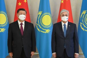 Си Цзиньпин обещает поддерживать Казахстан в «защите» территориальной целостности