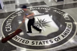 «Зияющая рана Америки. ЦРУ вам не друг»: Эвдард Сноуден о главной разведывательной службе США