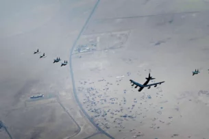 Американские бомбардировщики В-52 пролетели над Ближним Востоком в качестве демонстрации силы
