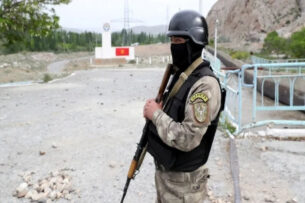 Таджикская сторона прекратила обстрел из минометов и артиллерийских установок позиций кыргызских пограничников в Чон-Алайском районе
