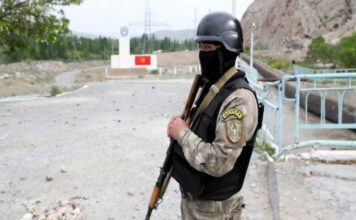 Конфликт на кыргызско-таджикской границе: Граждане Таджикистана поджигали собственные дома