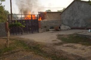 Таджикские военные снова обстреляли кыргызское село Достук минометами
