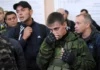 Уехавшим за границу россиянам для снятия с воинского учета нужно явиться в военкомат — СМИ