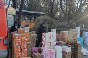 Сотрудники таможни «Баткен» пресекли контрабандный ввоз 2 тонн кондитерских изделий