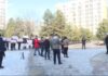 В Бишкеке около 30 человек требовали принять закон об «иноагентах». Говорить с журналистами они отказывались