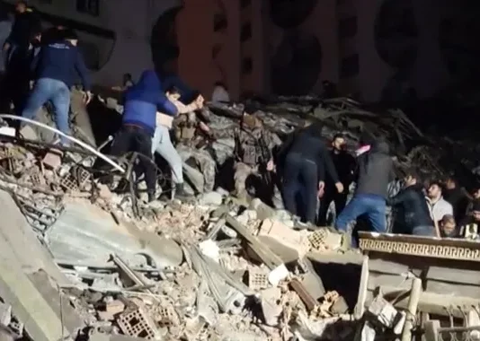 Число погибших в Турции в результате землетрясения возросло до 53 человек