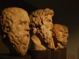 Изучение философии назвали лучшей защитой от дезинформации: исследование