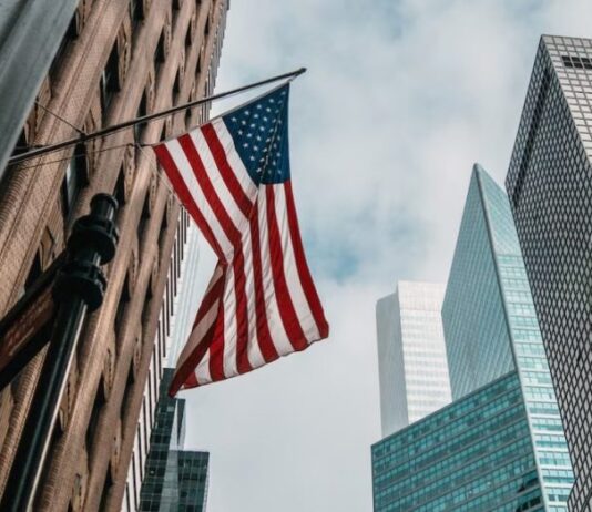 Новое правило США: казахстанским студентам советуют “почистить” соцсети